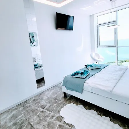 Apartment Arcadia Sea District